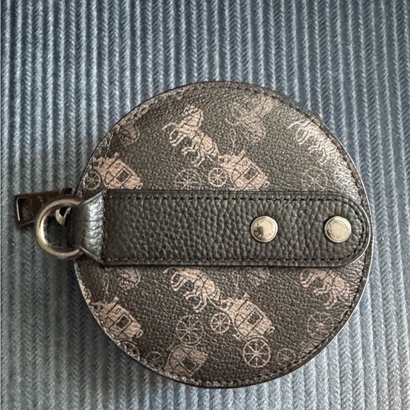 NWOT Coach bag attachment coin wallet. - Picture 2 of 3